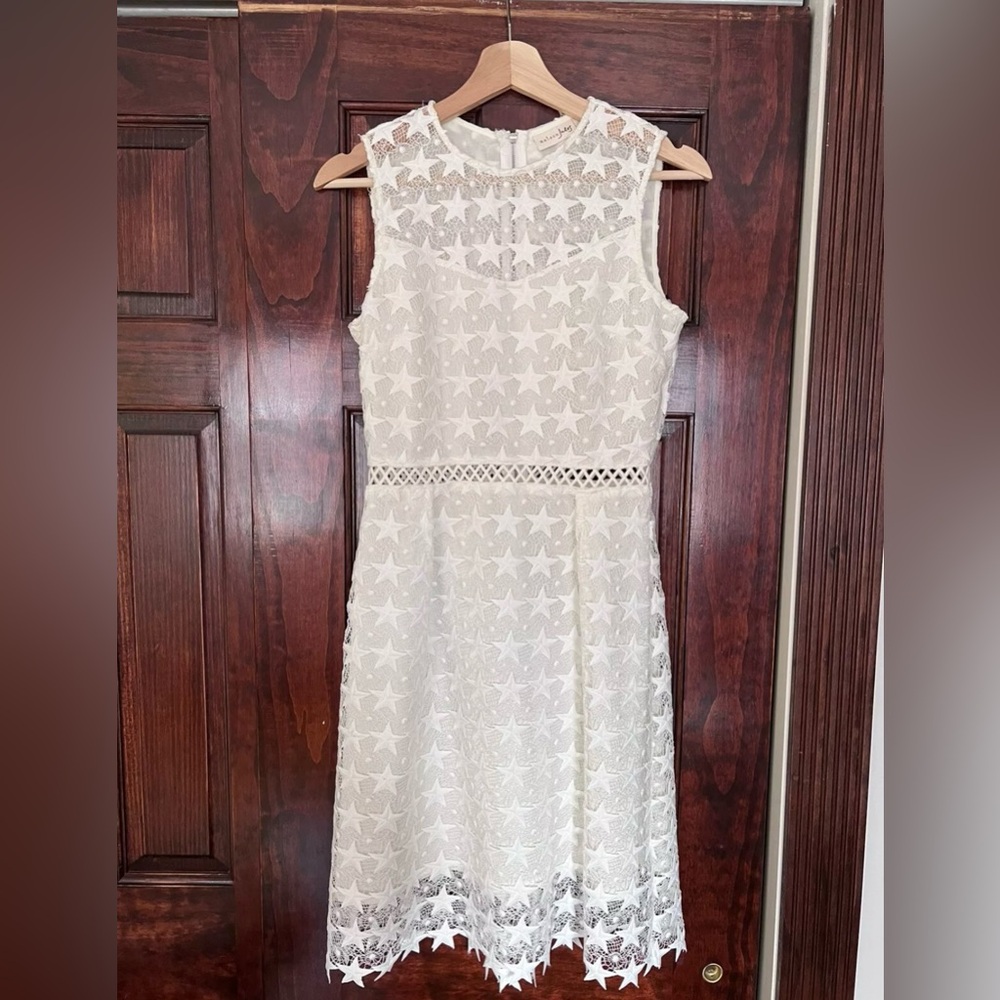 Madison Jules Women White Laced Dress Knee Length Sleeveless Size 2